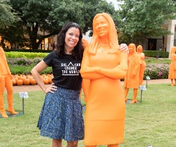garcia-todd-stands-next-to-3D-printed-statue-of-herself-at-the-Smithsonian-Institution
